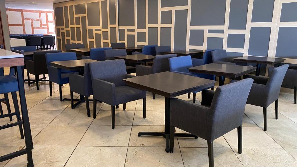 Holiday Inn Express Mexico Santa Fe, an IHG Hotel Holiday Inn Express Mexico Santa Fe, an IHG Hotel