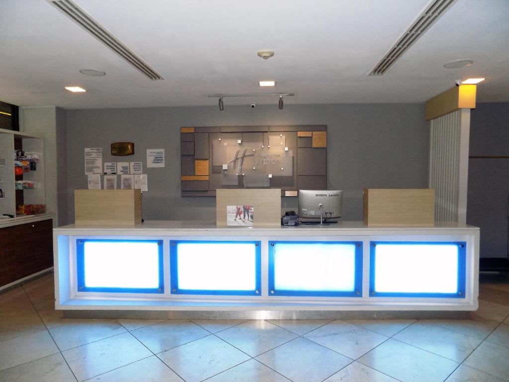 Holiday Inn Express Mexico Santa Fe, an IHG Hotel Holiday Inn Express Mexico Santa Fe, an IHG Hotel