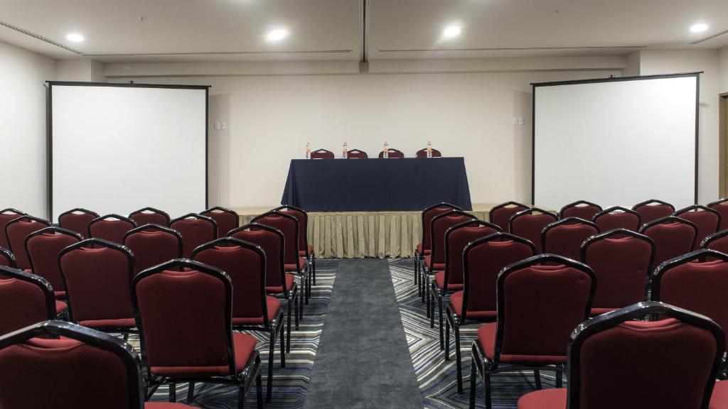 Holiday Inn Express Mexico- Toreo, an IHG Hotel Holiday Inn Express Mexico- Toreo, an IHG Hotel