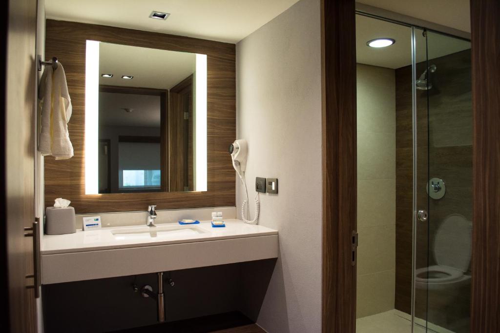 Holiday Inn Express Morelia, an IHG Hotel Holiday Inn Express Morelia, an IHG Hotel