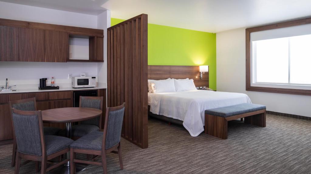 Holiday Inn Express Puebla, an IHG Hotel
