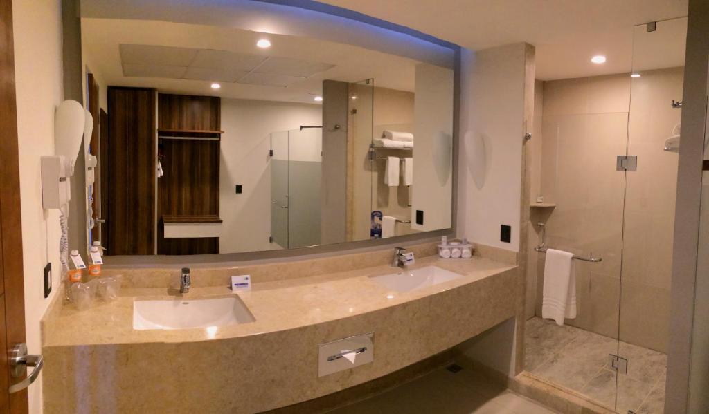 Holiday Inn Express Puerto Vallarta, an IHG Hotel Holiday Inn Express Puerto Vallarta, an IHG Hotel