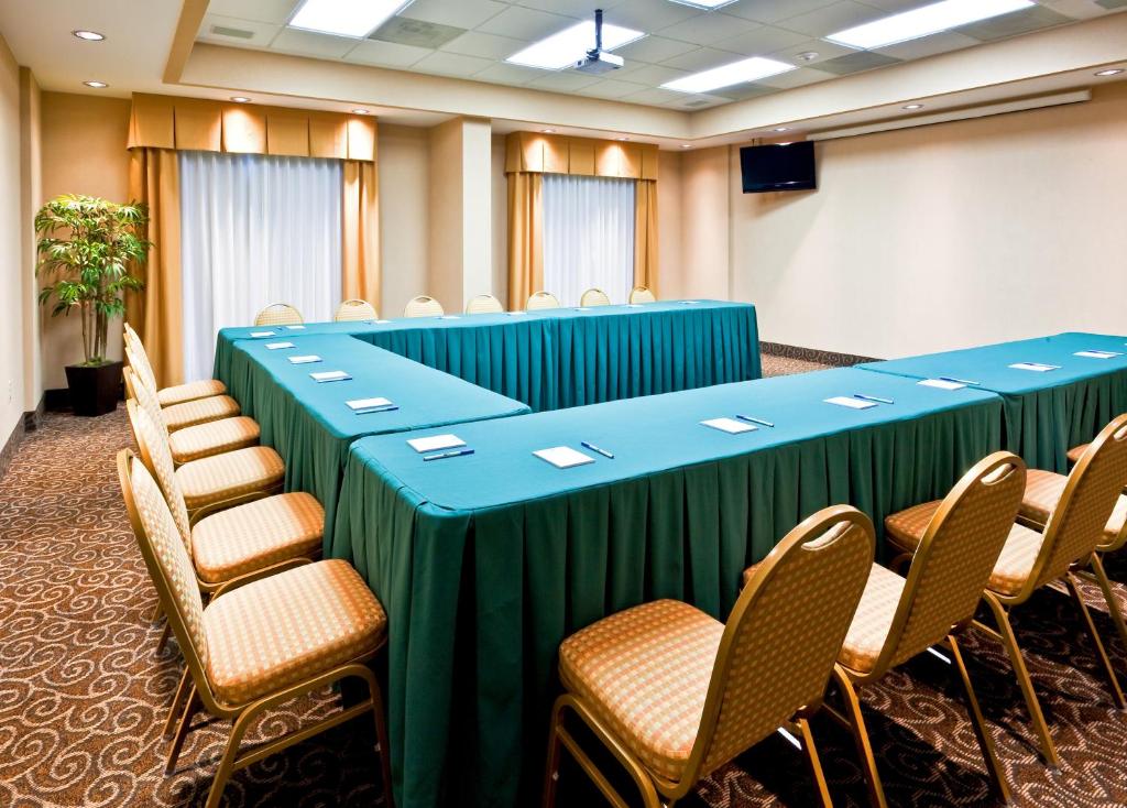 Holiday Inn Express & Suites Monterrey Aeropuerto, an IHG Hotel Holiday Inn Express & Suites Monterrey Aeropuerto, an IHG Hotel