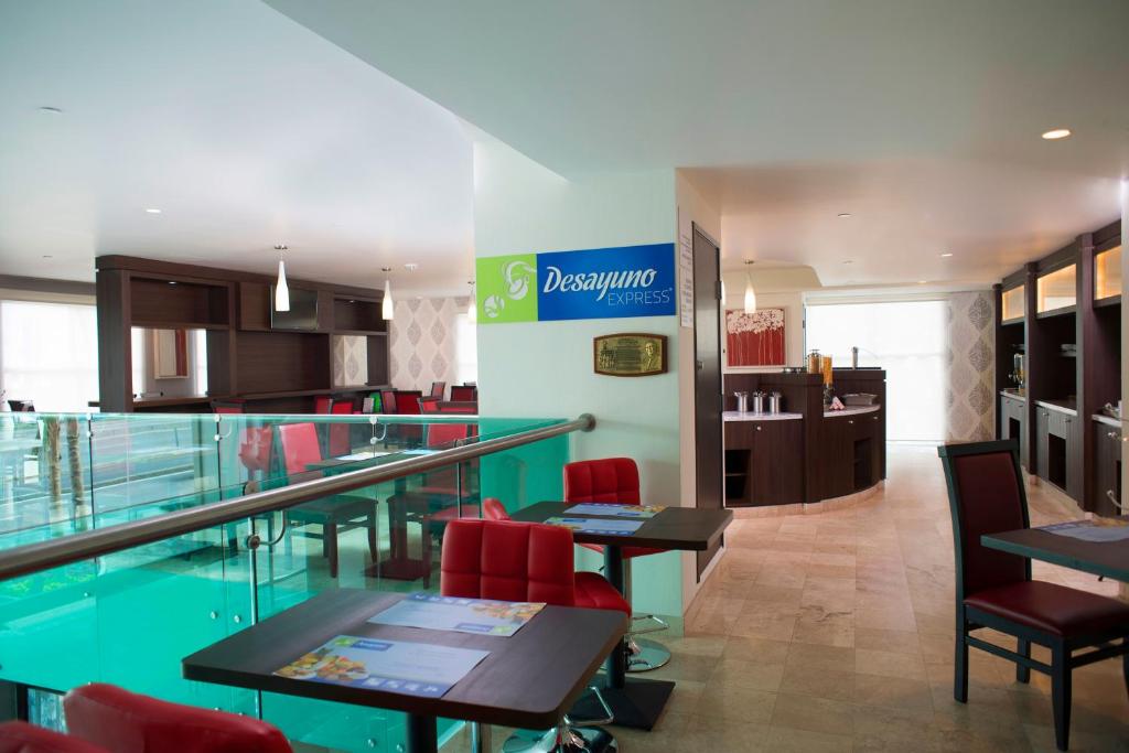Holiday Inn Express & Suites Queretaro, an IHG Hotel