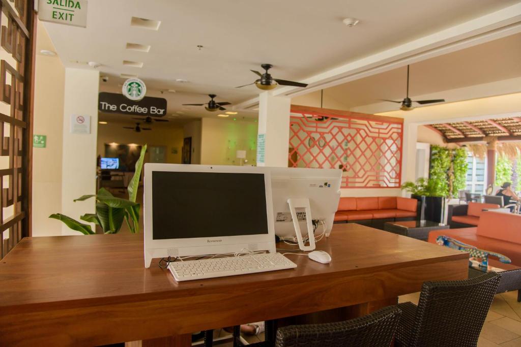 Holiday Inn Huatulco, an IHG Hotel Holiday Inn Huatulco, an IHG Hotel