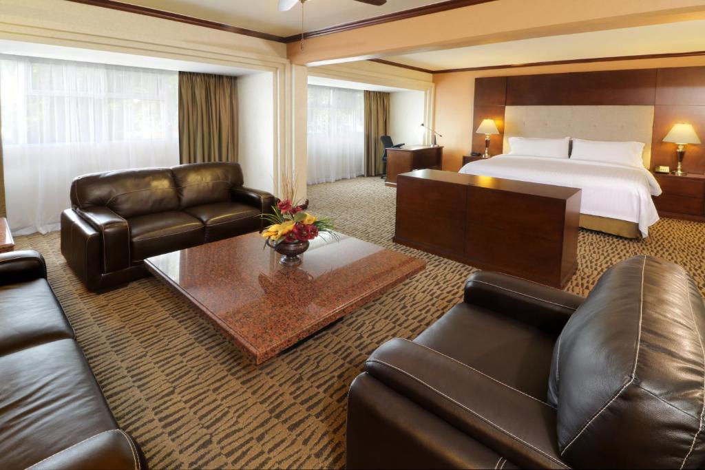 Holiday Inn Monterrey Norte, an IHG Hotel Holiday Inn Monterrey Norte, an IHG Hotel