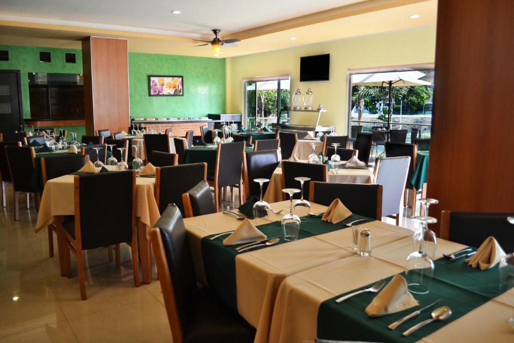 Hostalia Hotel Expo & Business Class