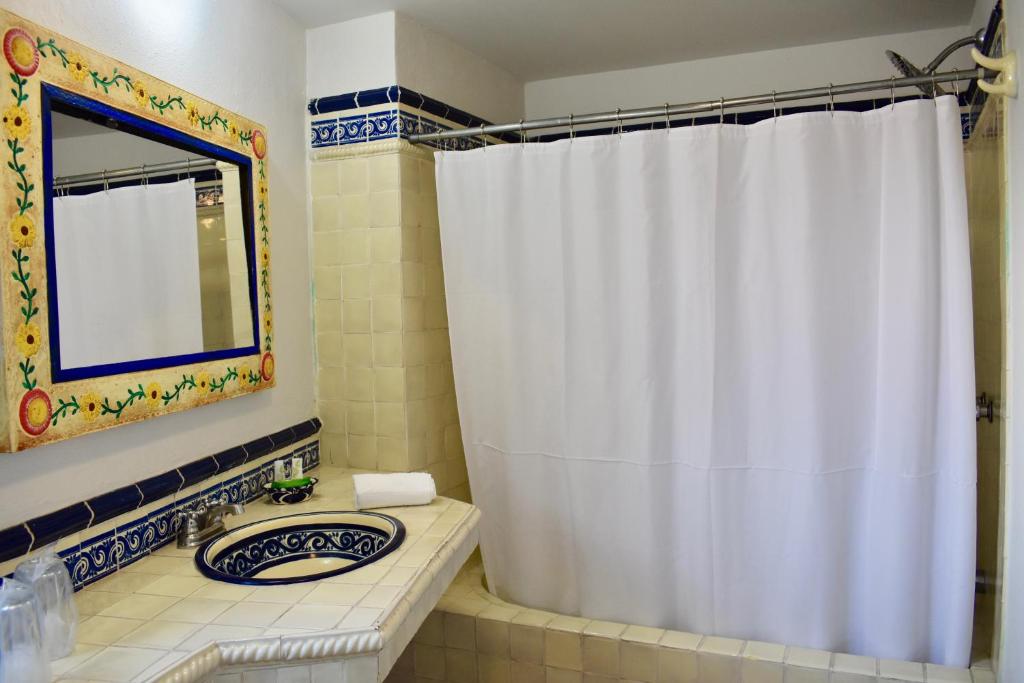 Hotel Ana Catalina and Suites