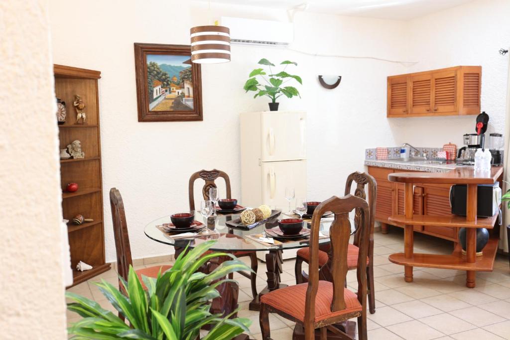 Hotel Bosque Caribe, 5th Av. zone