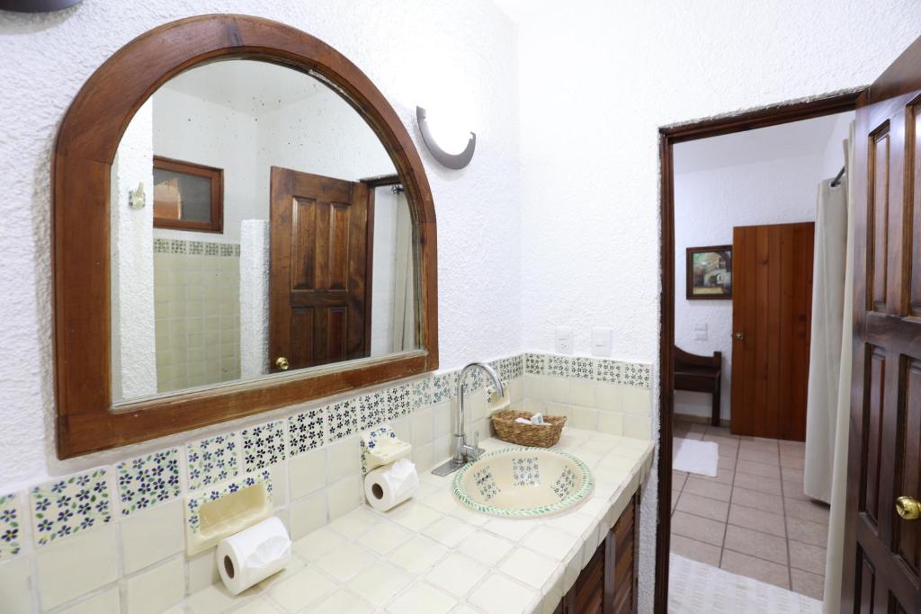 Hotel Bosque Caribe, 5th Av. zone