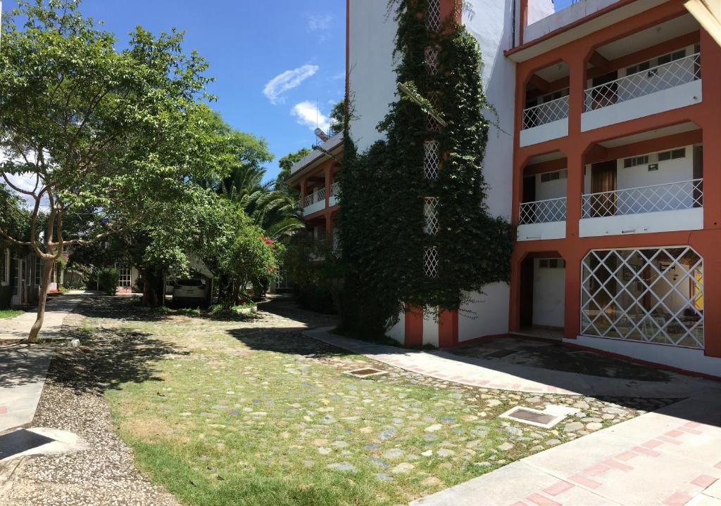 HOTEL BUGAMBILIAS