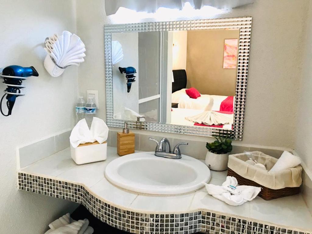 Hotel Bugambilias Rooms
