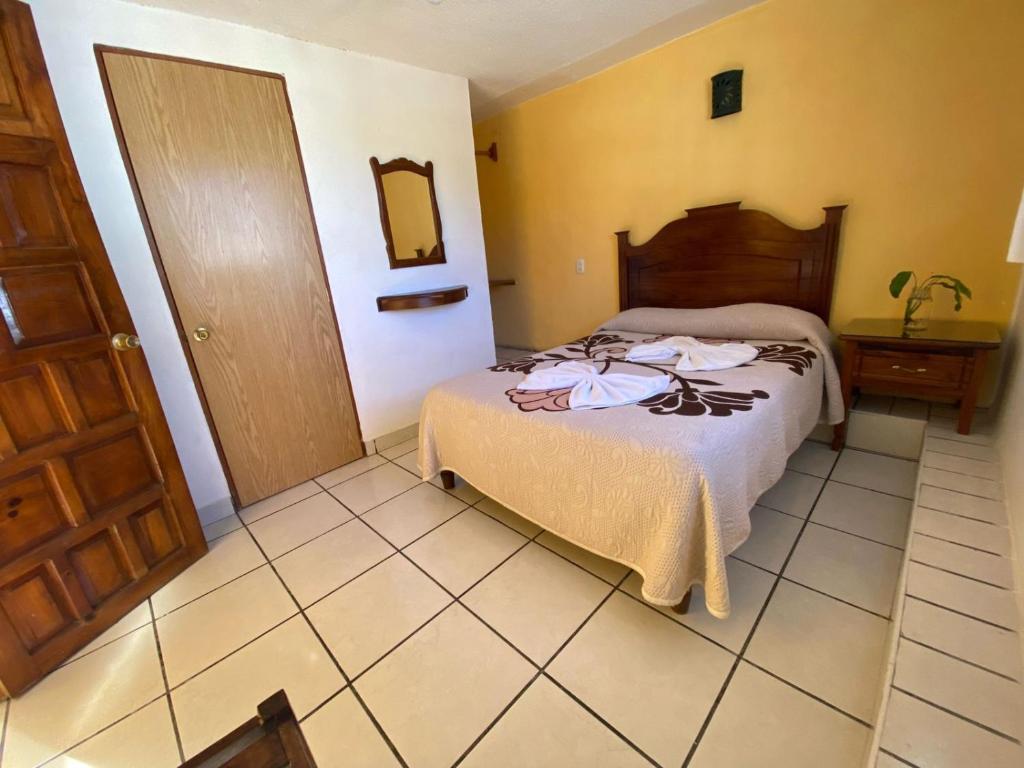 HOTEL CAMELINAS AREA BLANCA