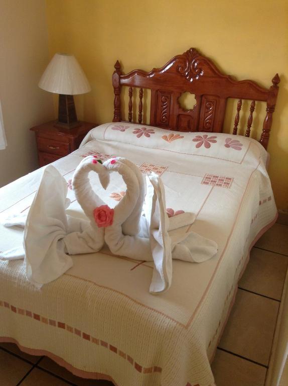 HOTEL CAMELINAS AREA BLANCA