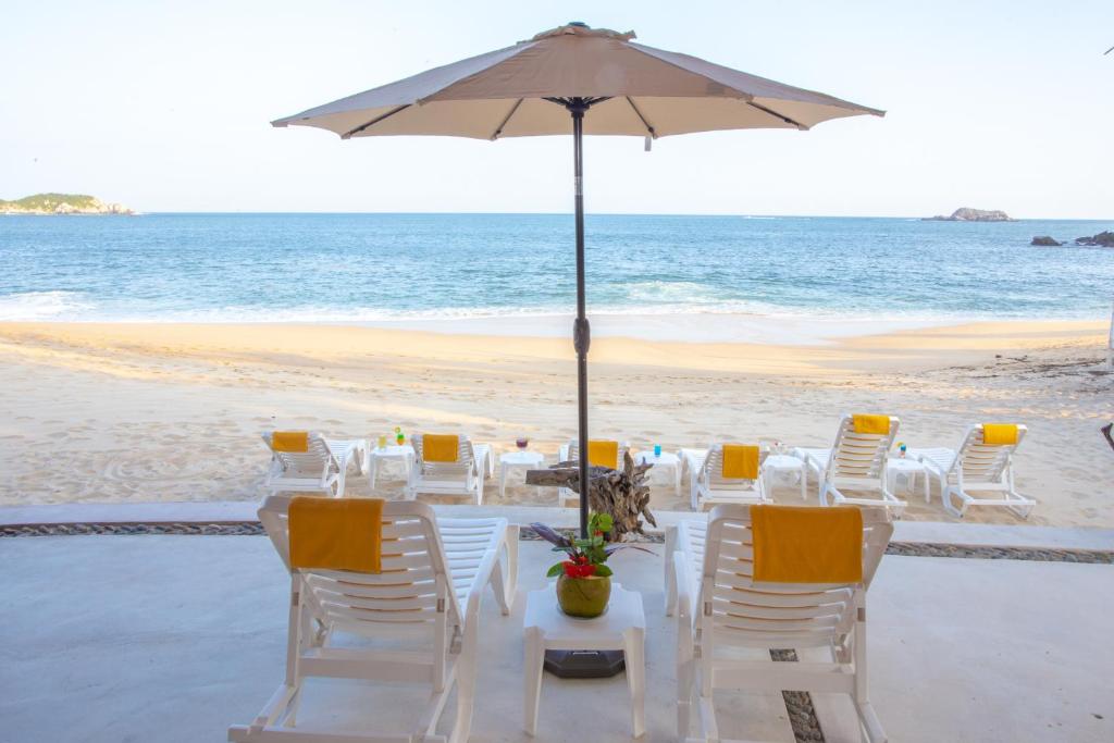 Hotel Castillo Huatulco & Beach Club Hotel Castillo Huatulco & Beach Club