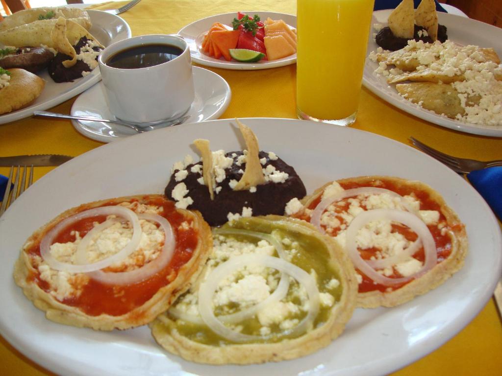 Hotel Delfines – a 2 calles del Acuario Veracruz Hotel Delfines - a 2 calles del Acuario Veracruz