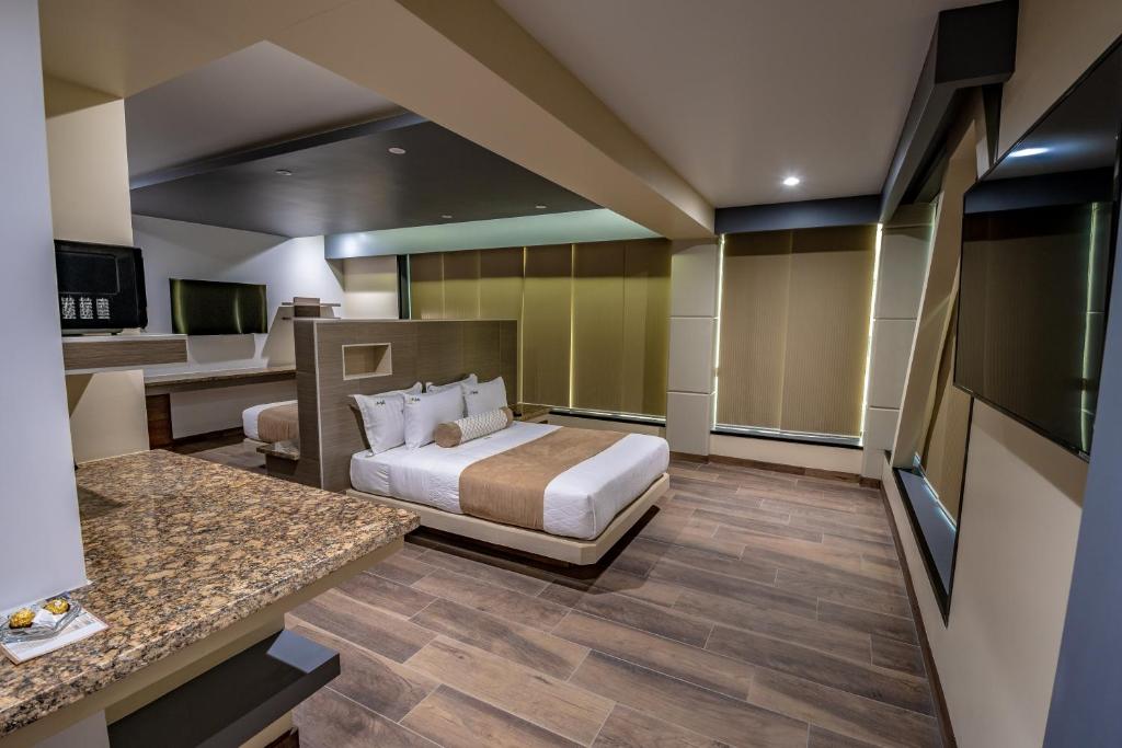 HOTEL EIFFEL