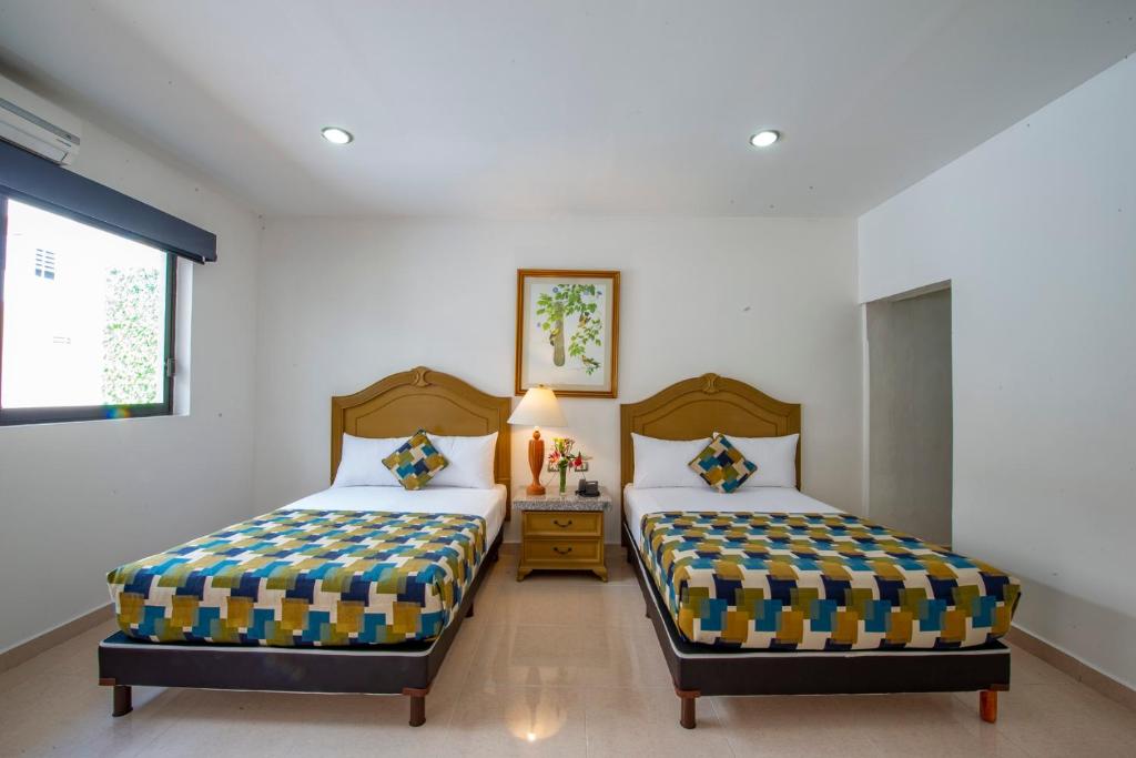 Hotel Embajadores