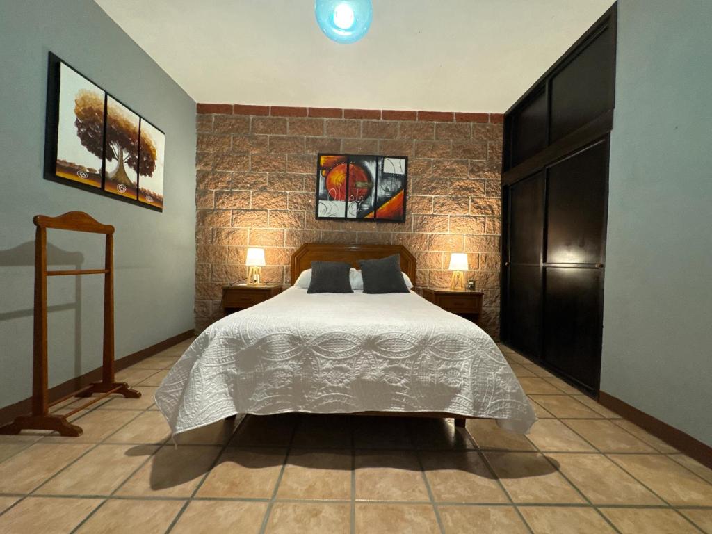 Hotel La Roca