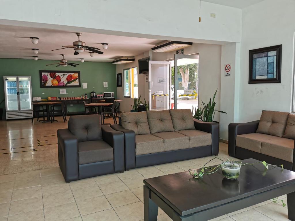 Hotel Las Dalias Inn