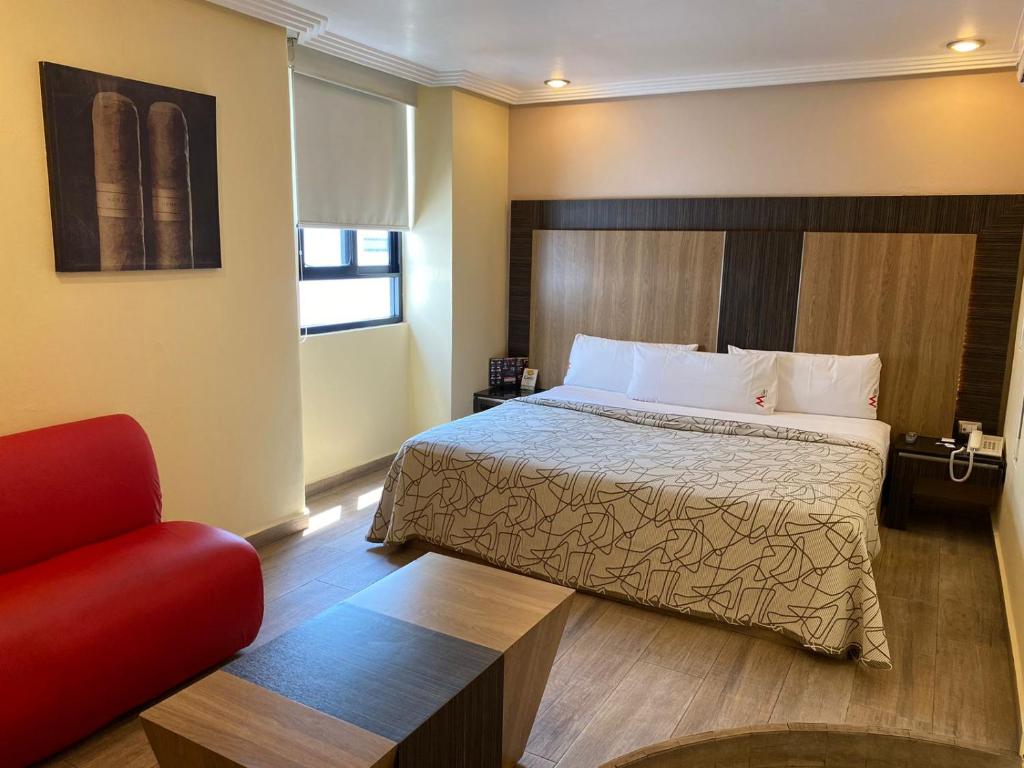 HOTEL M ELITE ROJO