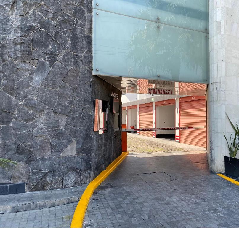 HOTEL M ELITE ROJO