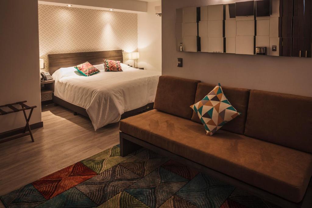 Hotel Platino Expo