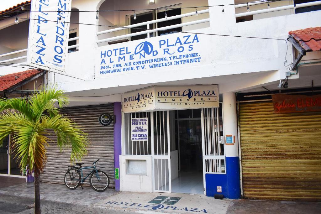 Hotel Plaza Almendros, Isla Mujeres Hotel Plaza Almendros, Isla Mujeres