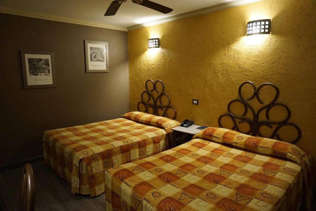 Hotel Plaza Crystal