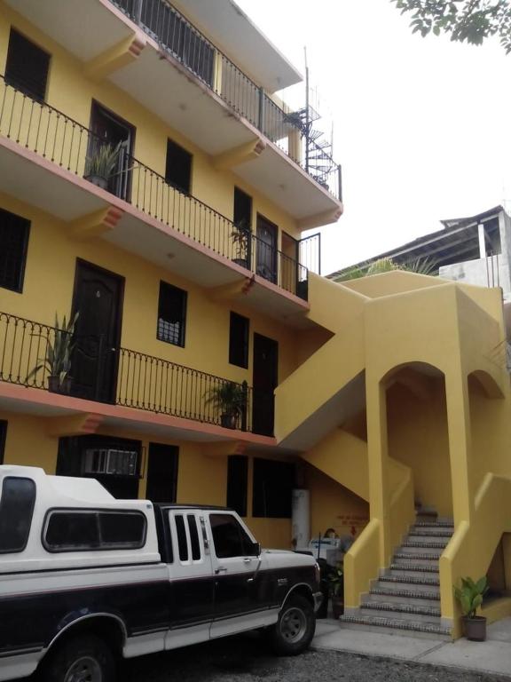 HOTEL ROBLE ZIHUATANEJO HOTEL ROBLE ZIHUATANEJO