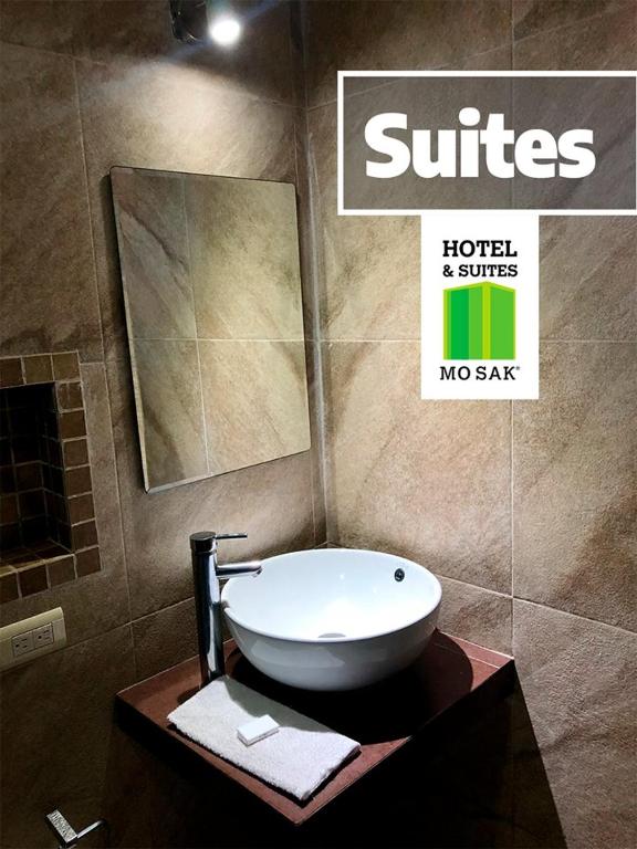 Hotel & Suites Mo Sak