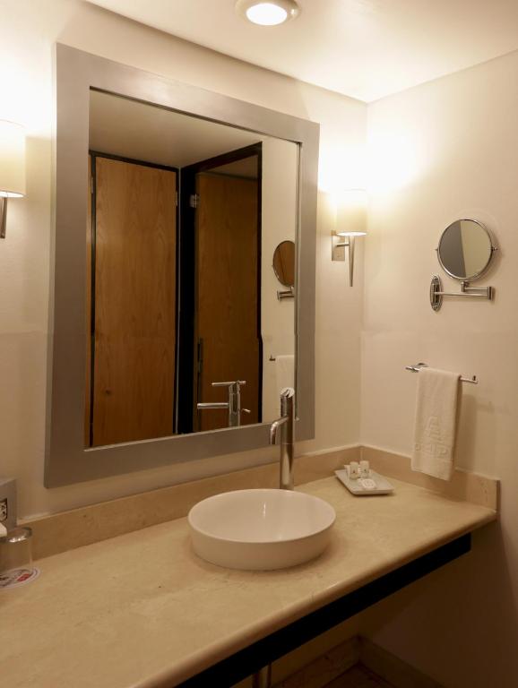 Hotel & Suites PF