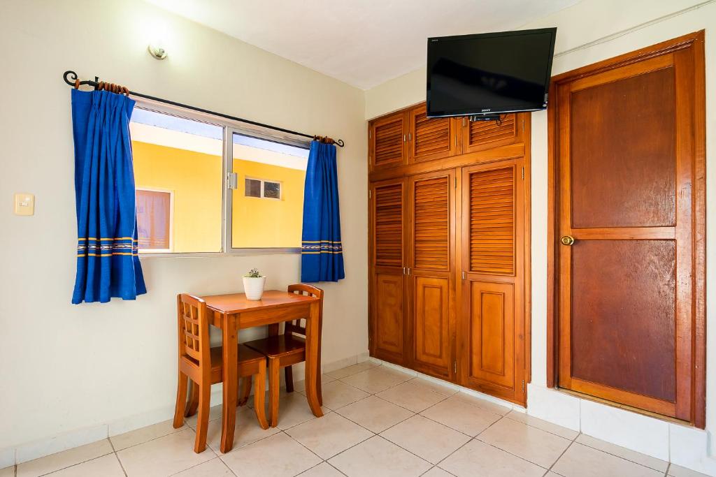 Hotel Yumkiin - Cerca Del Ferry y Terminal ADO