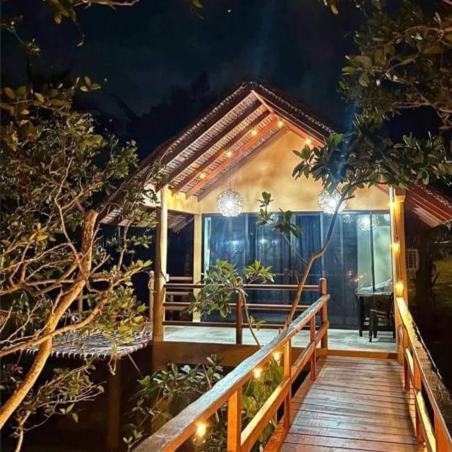 Jovita y Pancho Resort Saladita