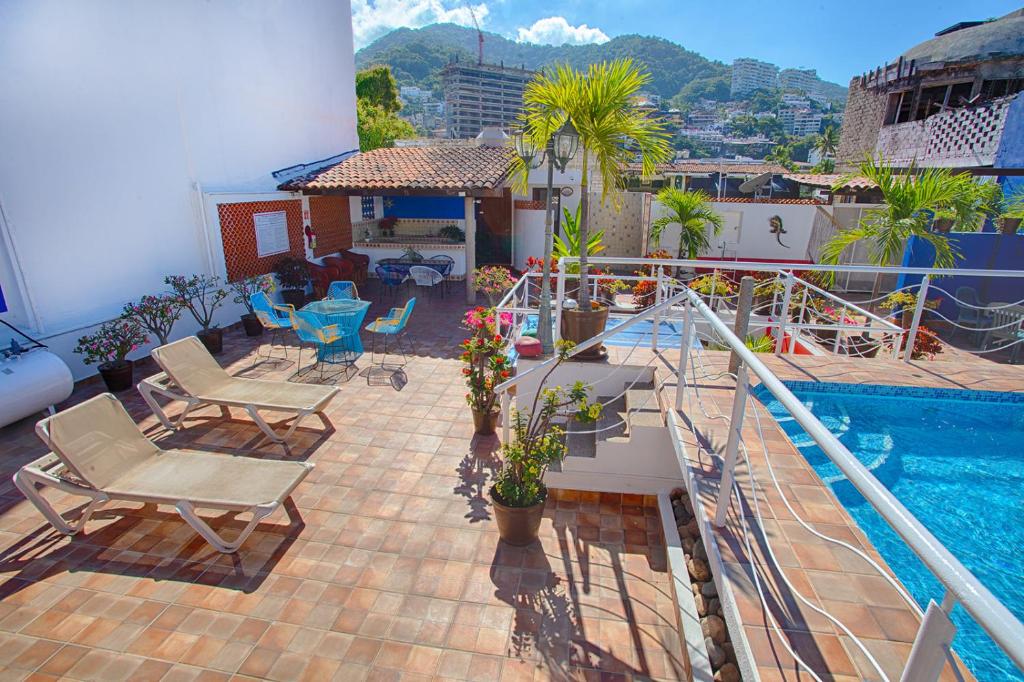 La Iguana Vallarta LGBT ADULTS ONLY - Romantic Zone - Party Clubbing Street
