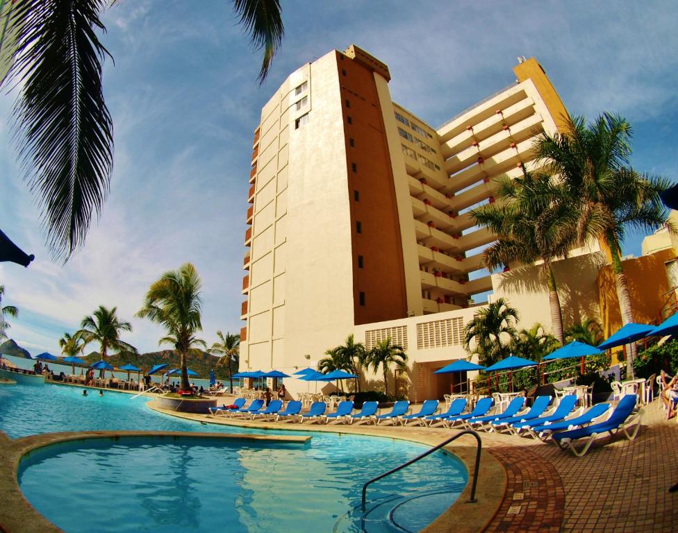 Las Flores Beach Resort Las Flores Beach Resort