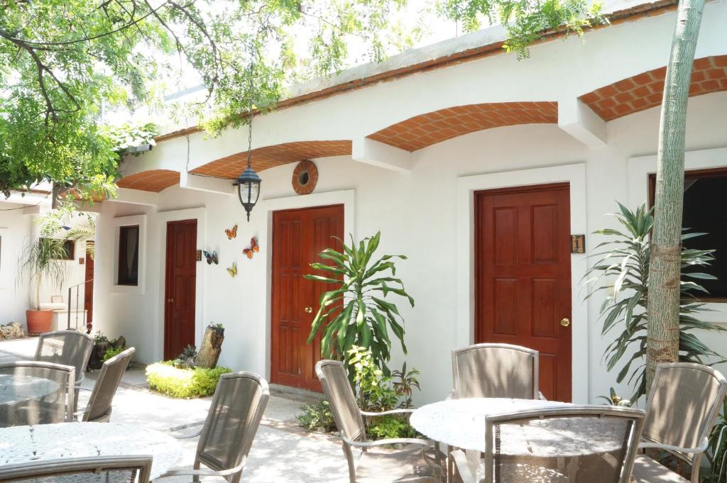 Las Mariposas Hotel & Studios Las Mariposas Hotel & Studios