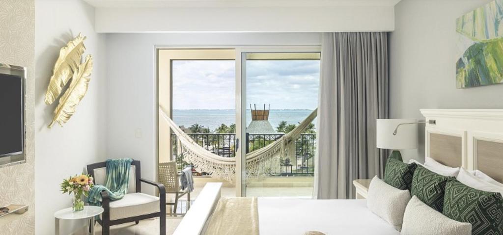 Luxurious Two Bedroom Suite Ocean View at Villa del Palmar Cancun