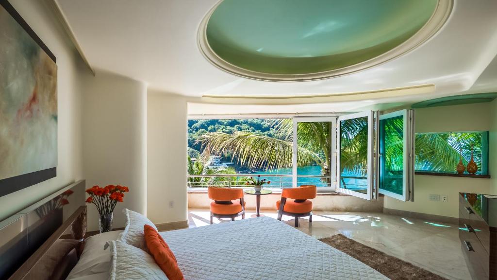 Luxury Ocean Frontage Boutique Suites