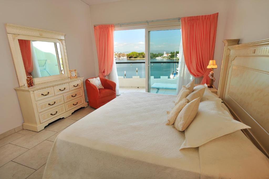 Marina Banderas Suites Hotel Boutique Marina Banderas Suites Hotel Boutique