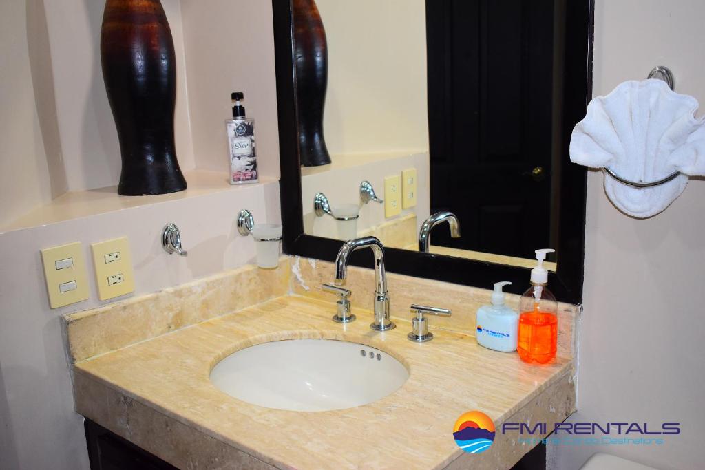 Marina Pinacate B-415 Premium Marina Pinacate B-415 Premium