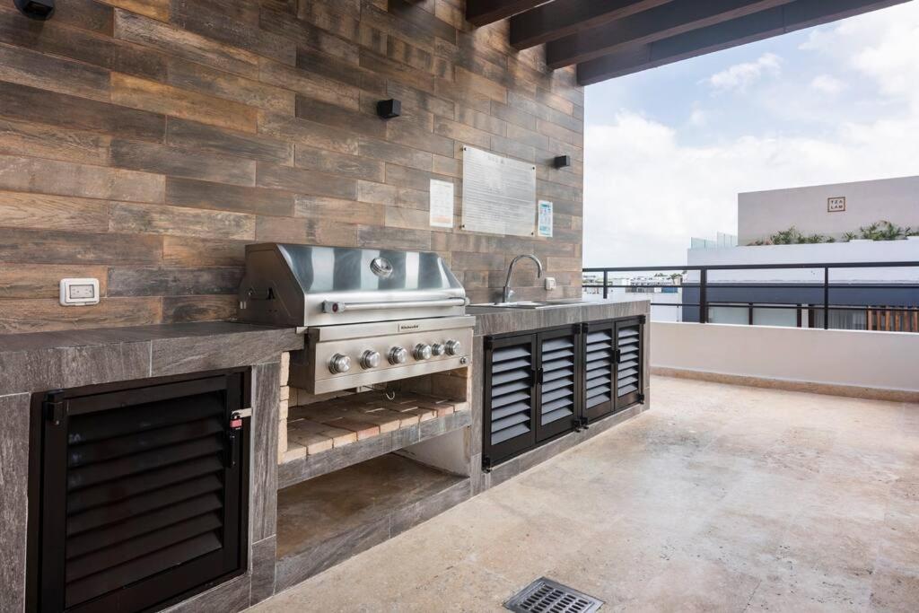 OneBR w Balcony or Small Studio in Playa del Carmen, BBQ, Pool Infinite, Whirlpool, AC, TV Smart, 200mb OneBR w Balcony or Small Studio in Playa del Carmen, BBQ, Pool Infinite, Whirlpool, AC, TV Smart, 200mb