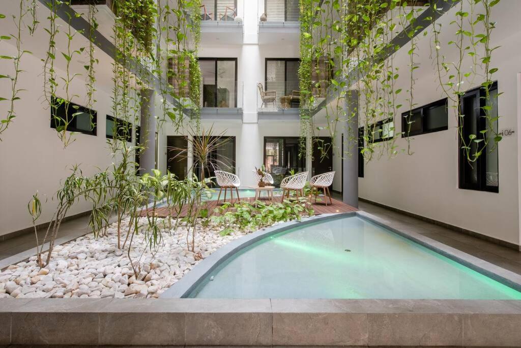 OneBR w Balcony or Small Studio in Playa del Carmen, BBQ, Pool Infinite, Whirlpool, AC, TV Smart, 200mb OneBR w Balcony or Small Studio in Playa del Carmen, BBQ, Pool Infinite, Whirlpool, AC, TV Smart, 200mb