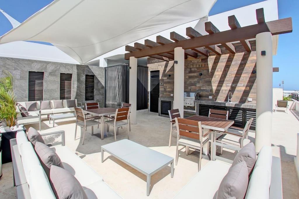 OneBR w Balcony or Small Studio in Playa del Carmen, BBQ, Pool Infinite, Whirlpool, AC, TV Smart, 200mb OneBR w Balcony or Small Studio in Playa del Carmen, BBQ, Pool Infinite, Whirlpool, AC, TV Smart, 200mb
