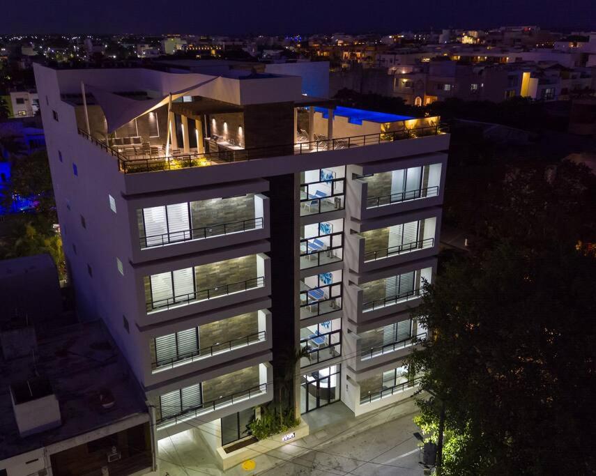 OneBR w Balcony or Small Studio in Playa del Carmen, BBQ, Pool Infinite, Whirlpool, AC, TV Smart, 200mb OneBR w Balcony or Small Studio in Playa del Carmen, BBQ, Pool Infinite, Whirlpool, AC, TV Smart, 200mb