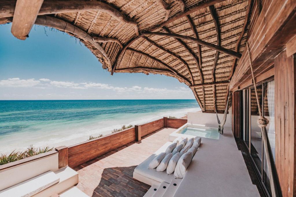 Papaya Playa Project