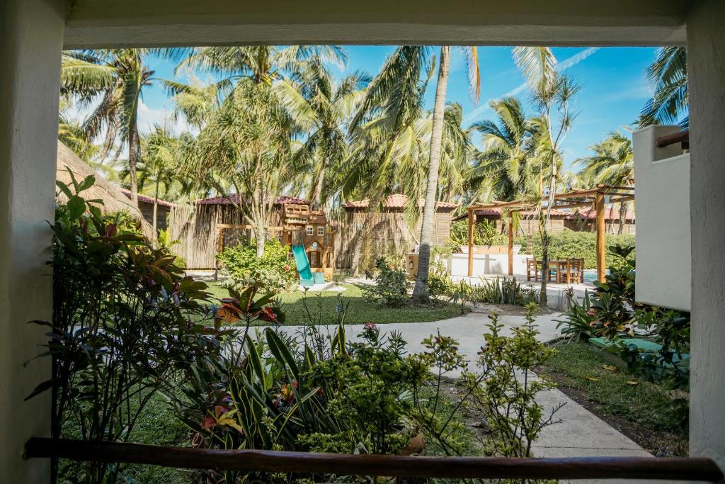 Petit Lafitte Beach Front Hotel & Bungalows Petit Lafitte Beach Front Hotel & Bungalows