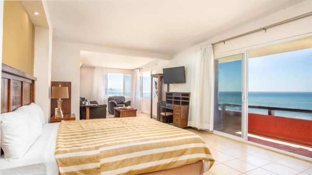Puerto Nuevo Baja Hotel & Villas
