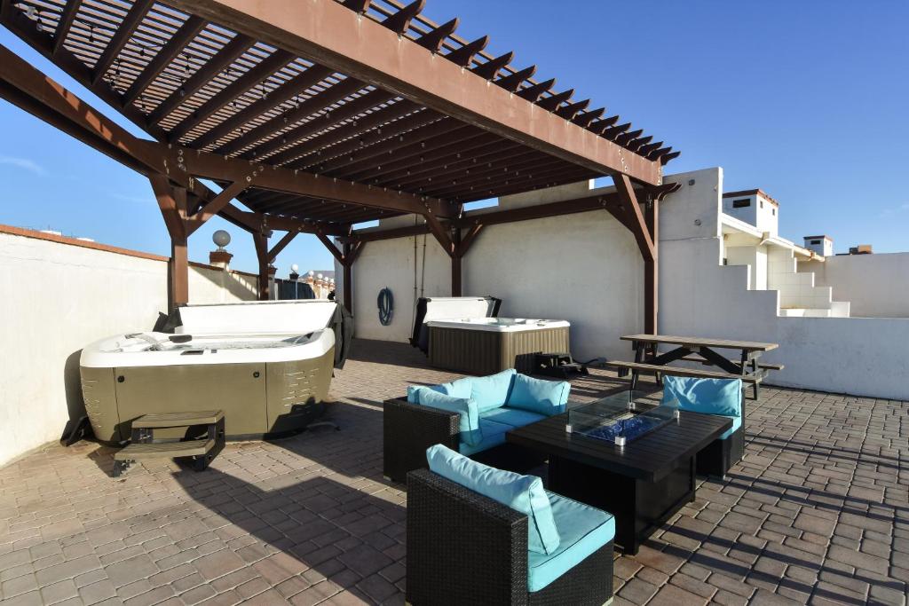 Quinta Pacifica Beachfront Villas