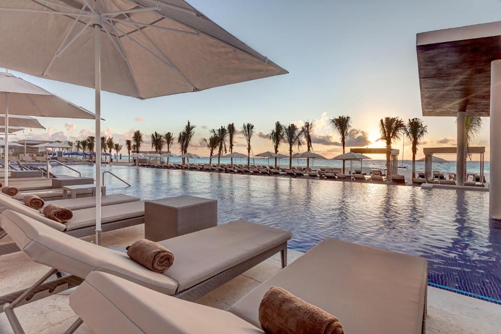 Royalton CHIC Cancun, An Autograph Collection All-Inclusive Resort – Adults Only Royalton CHIC Cancun, An Autograph Collection All-Inclusive Resort - Adults Only